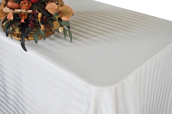 Fancy 120''R Polyester Jacquard Strip Rectangle White Tablecloth